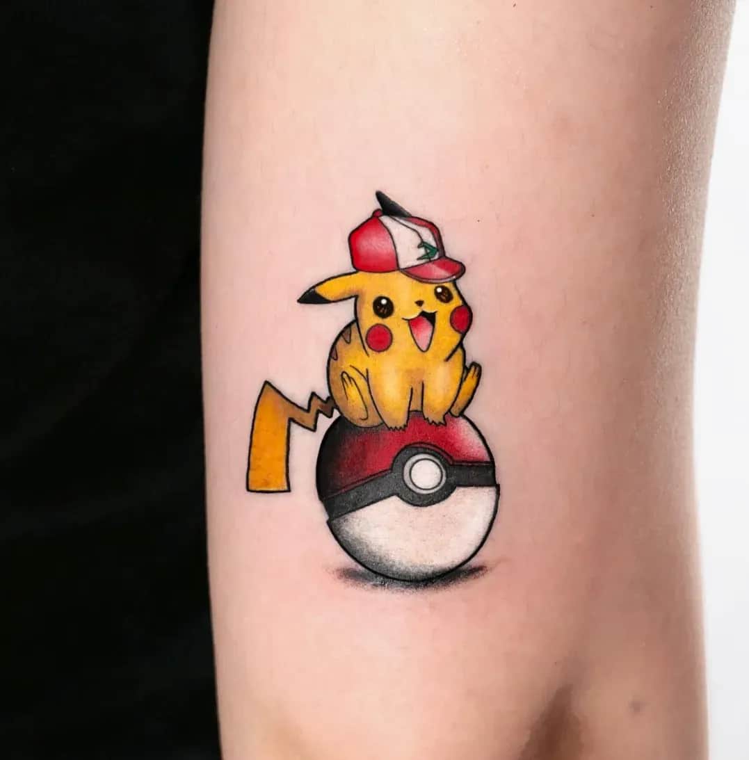 이건 포켓볼위에 앉은 피카츄라는 겁니다