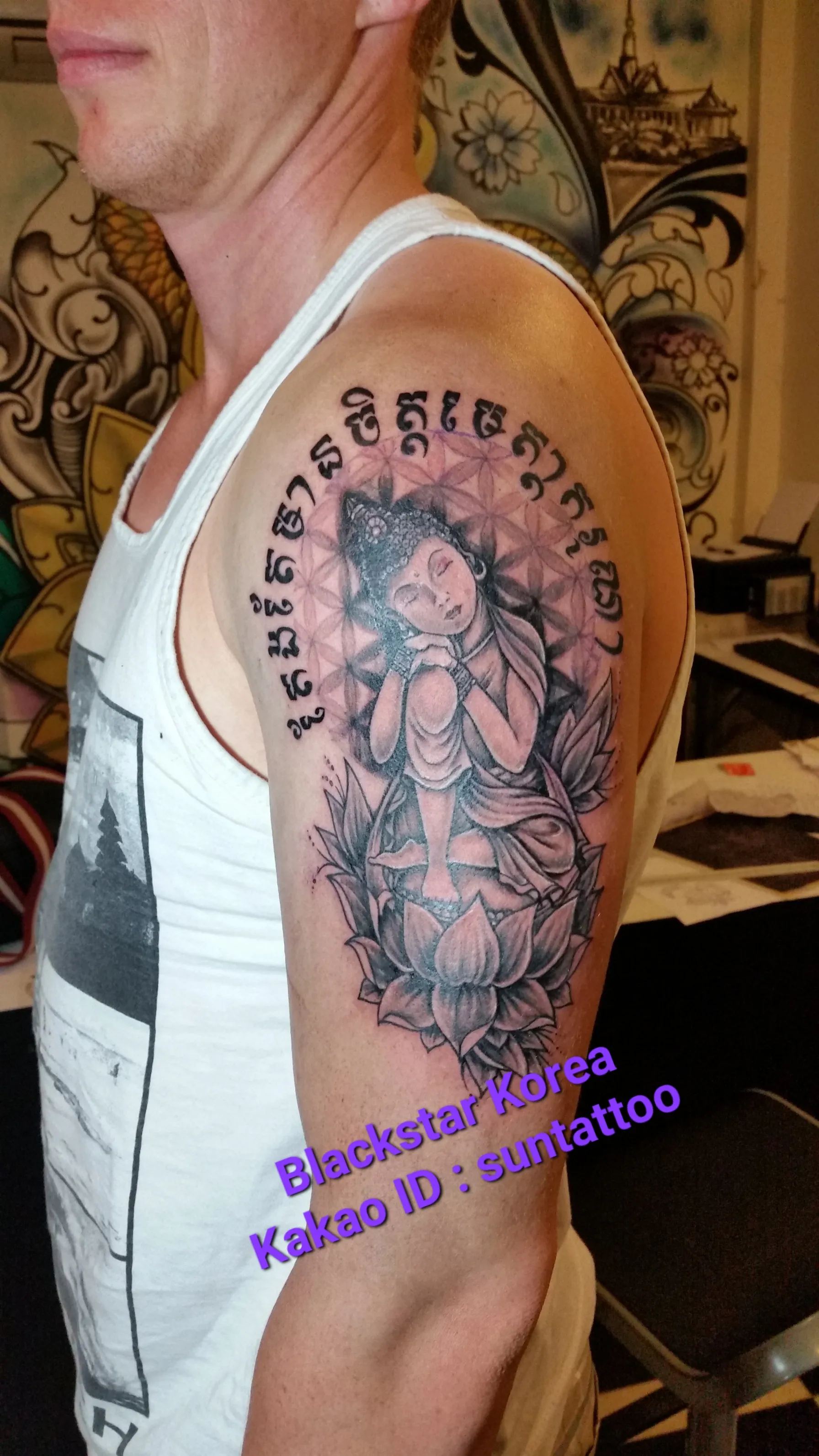 ์ด๊นจ ๋ธ๋์ค ๊ทธ๋ ์ด ๋ถ์ฒ๋ ํํฌ - 1