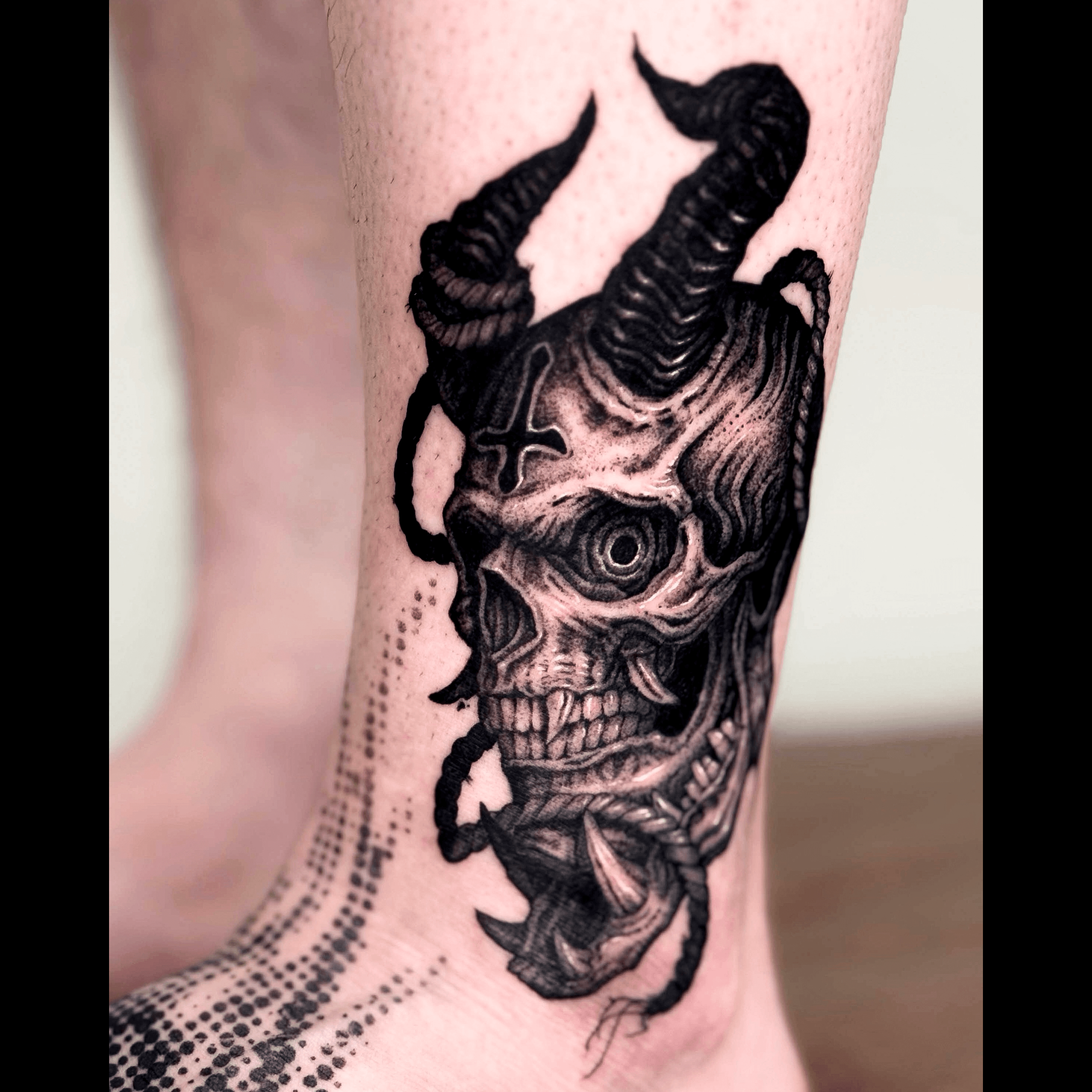 악마 해골 타투