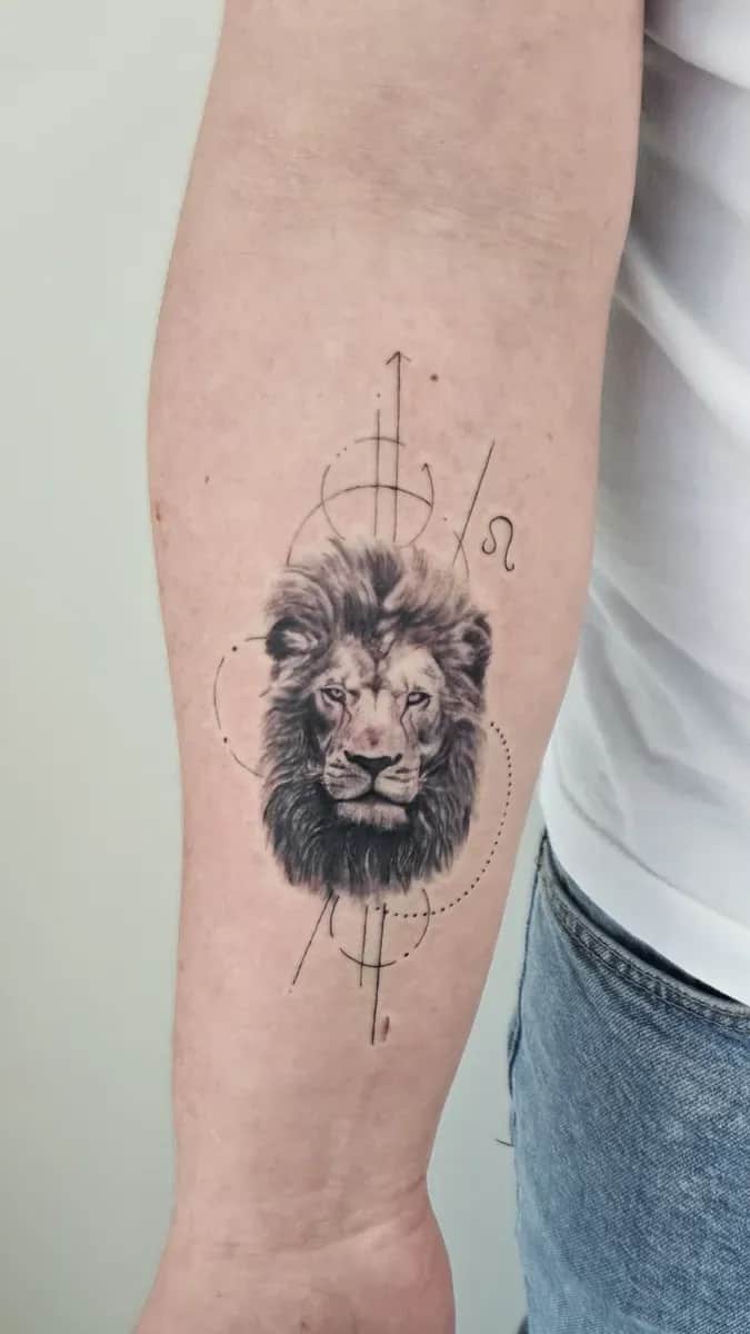 사자 리얼리즘 & 기하학 타투