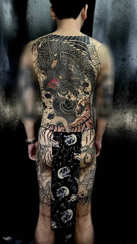 ์ฉํธ์๋ฐ ๋ฐฑํผ์ค