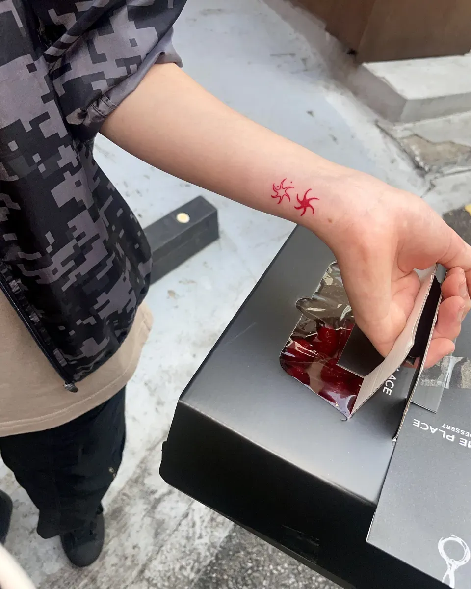 손목 미니 타투 - 1