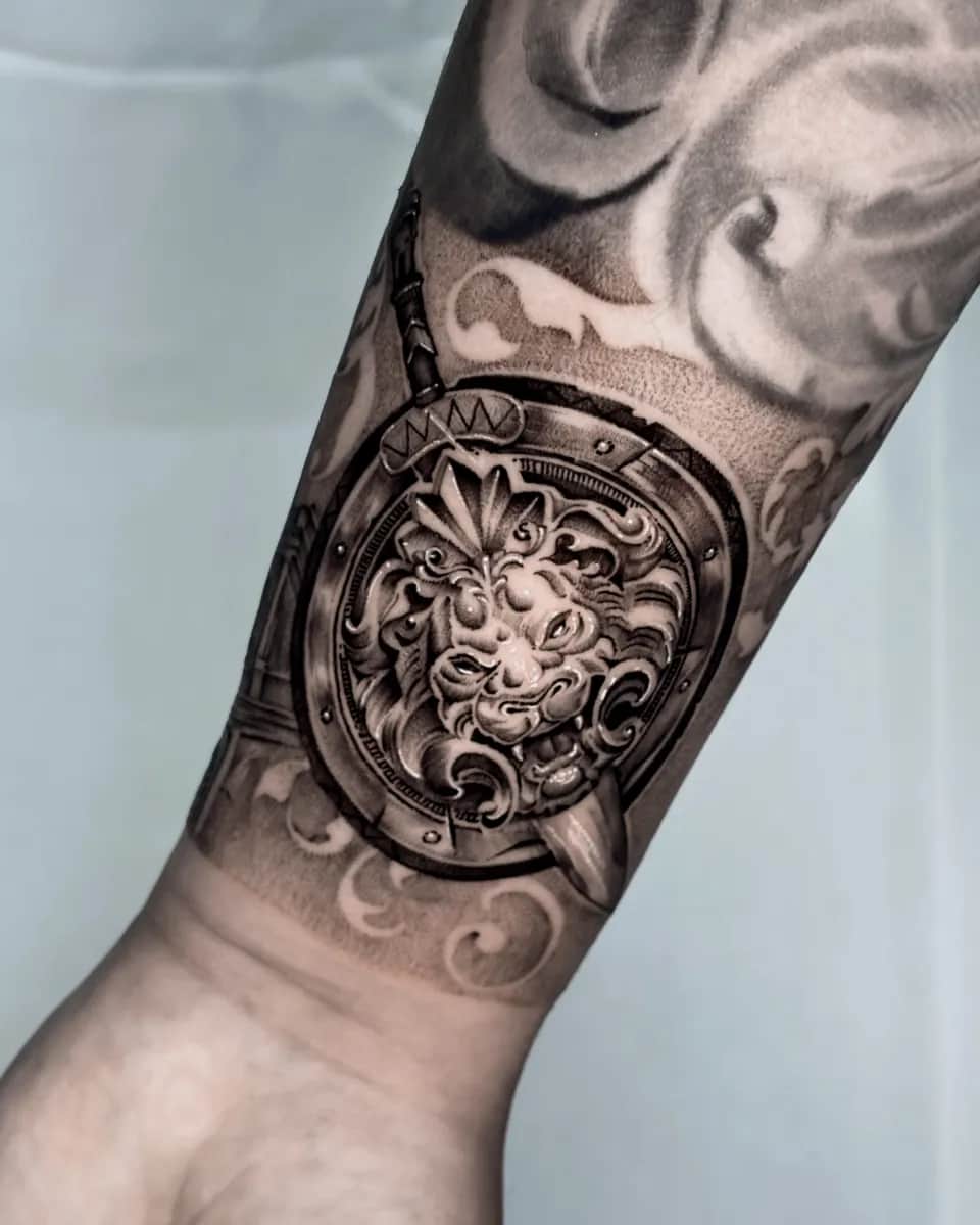 사자 방패 신화 타투 블랙워크