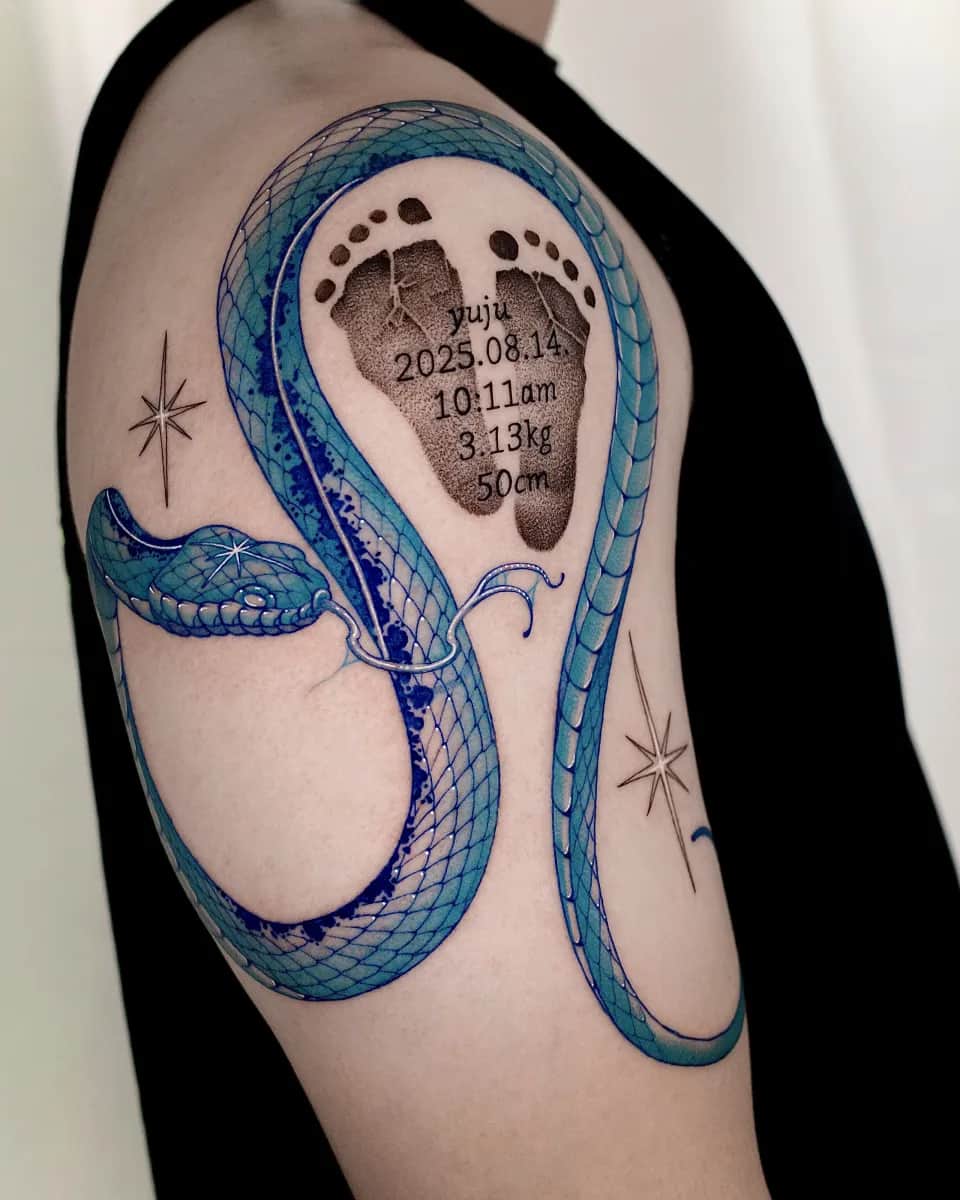 별자리 발도장 뱀 가족타투 뉴스쿨 블랙워크타투