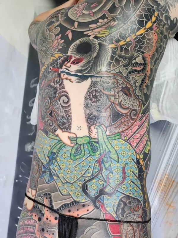 구문룡등판, 대구등판이레즈미, 대구등벅지타투, 등허벅지이레즈미, 대구등반바지이레즈미, 대구타투유애, 대구이레즈미, 대구타투, yuye