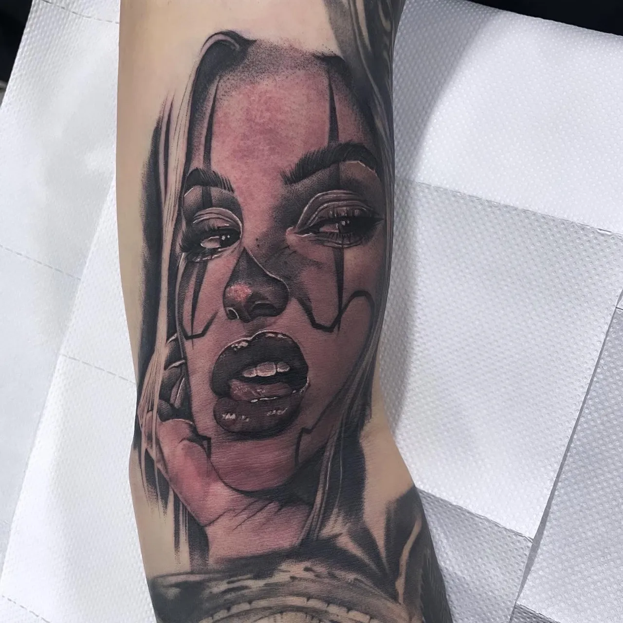 블랙엔그레이 치카노타투