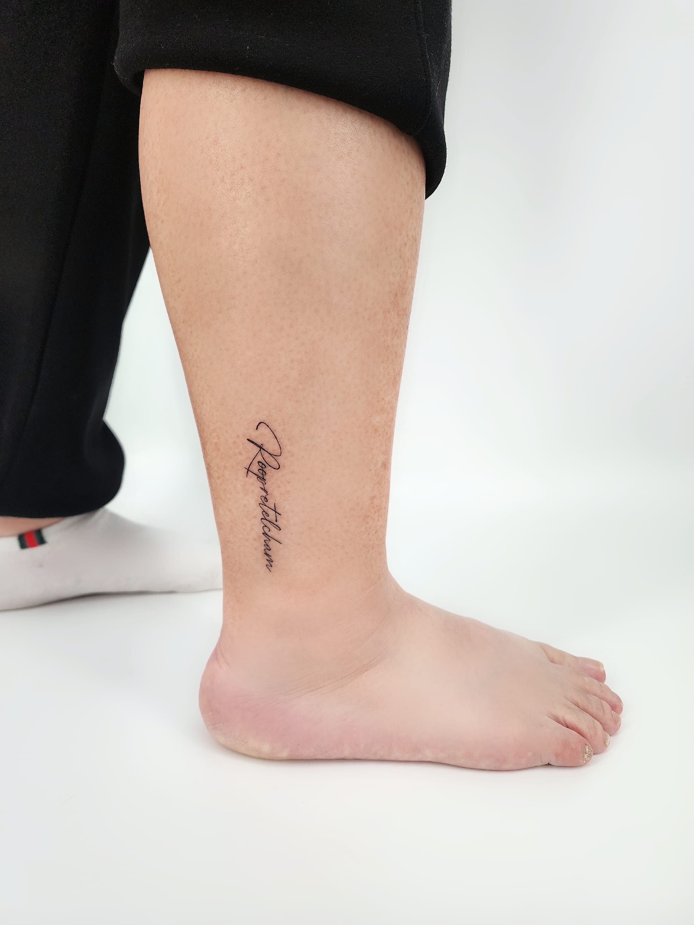 ๋ฐ๋ชฉ ๋ ํฐ๋ง