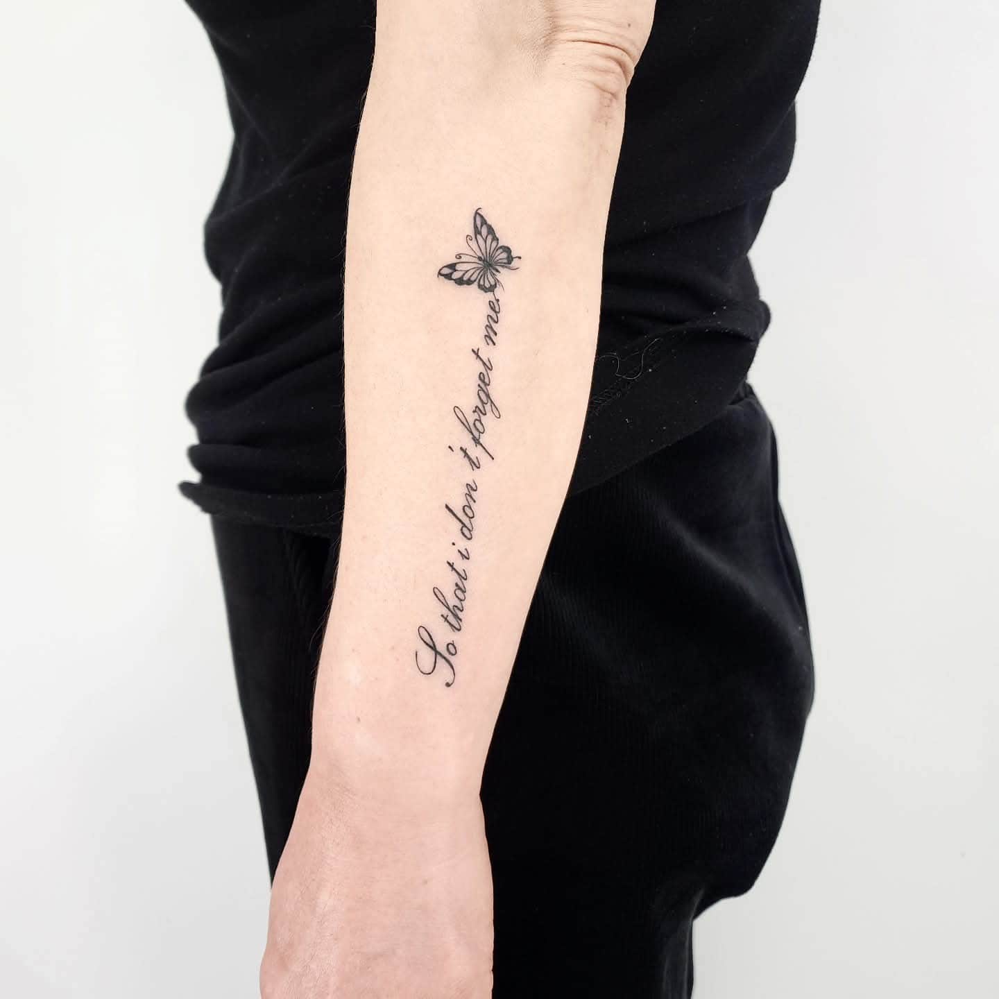 레터링 나비타투