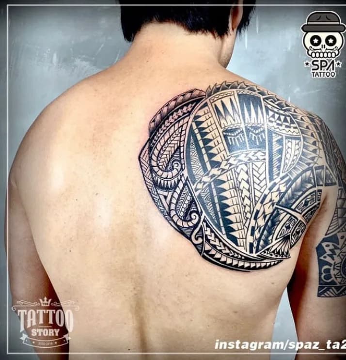 폴리네시안 등어깨 타투 - 1