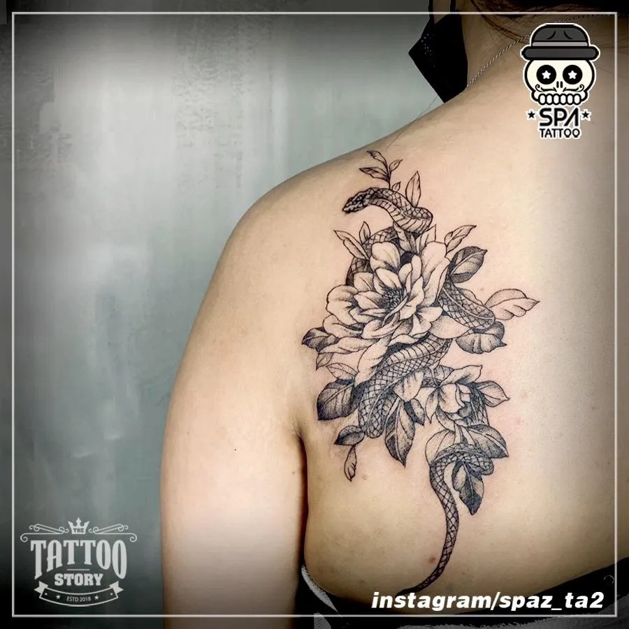 등 꽃과 뱀 타투 - 1