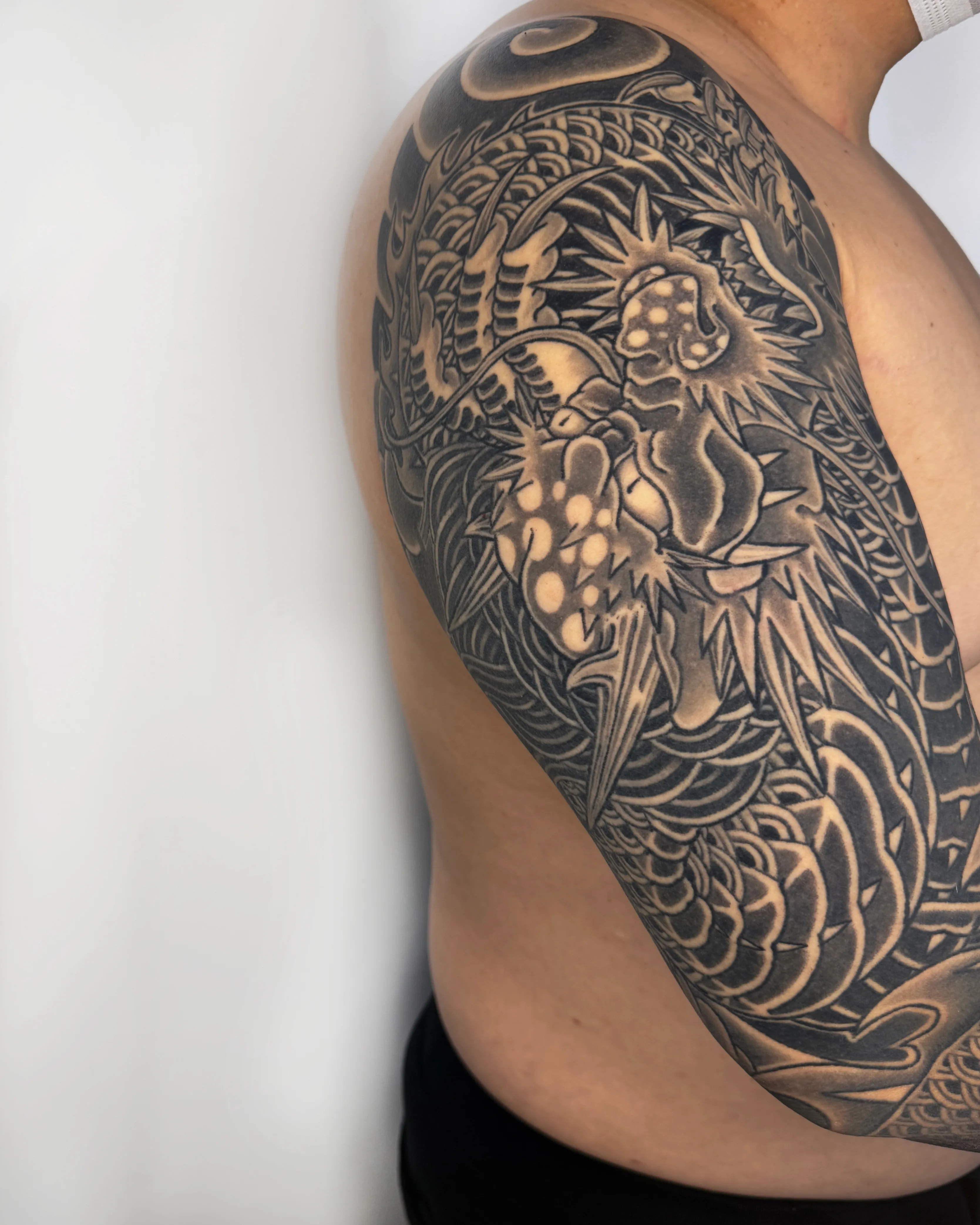 이레즈미 긴팔타투 용타투 타투발색 부천타투 제로타투