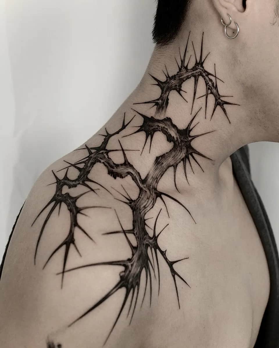 목 가시 타투 블랙워크