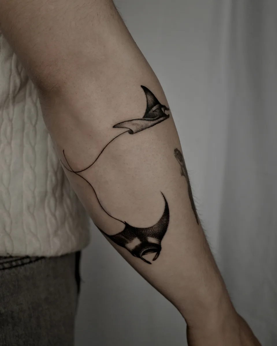 만타가오리 바다 블랙워크 타투 - 1