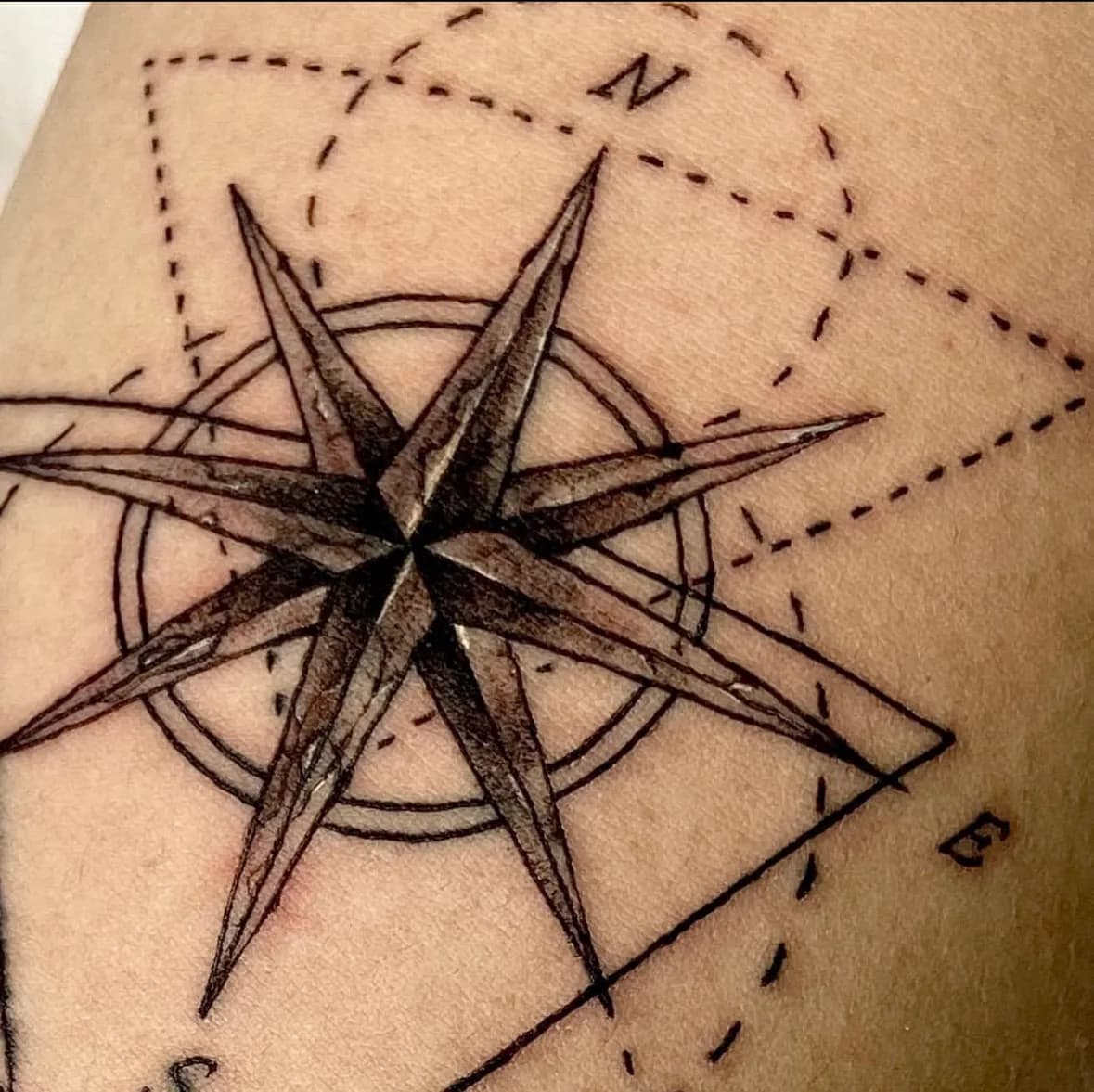 나침반 타투 - 1