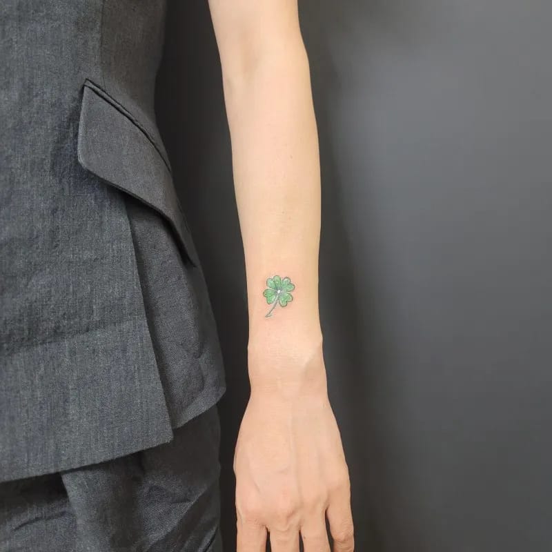 네잎클로버타투