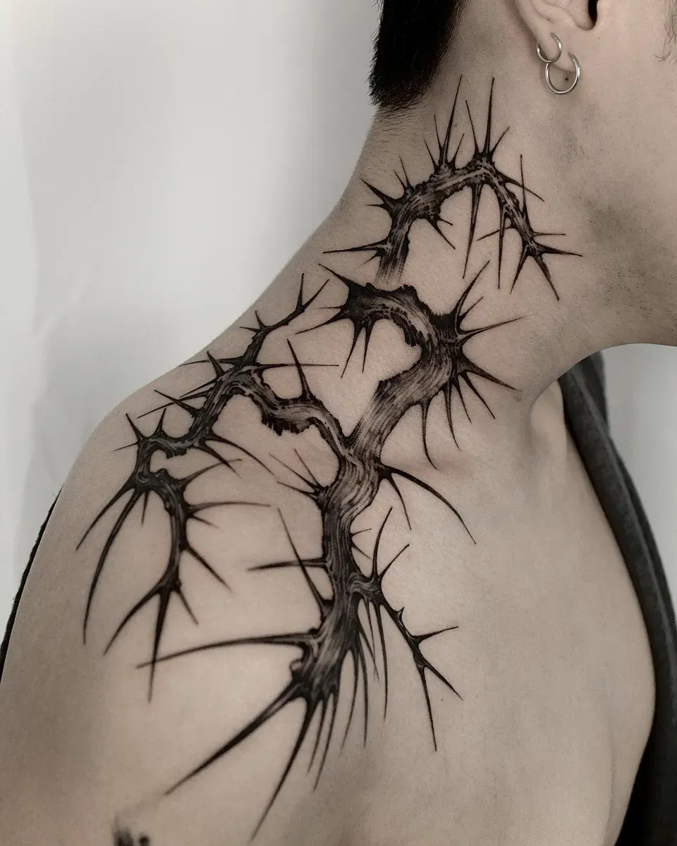 목 가시 타투 블랙워크