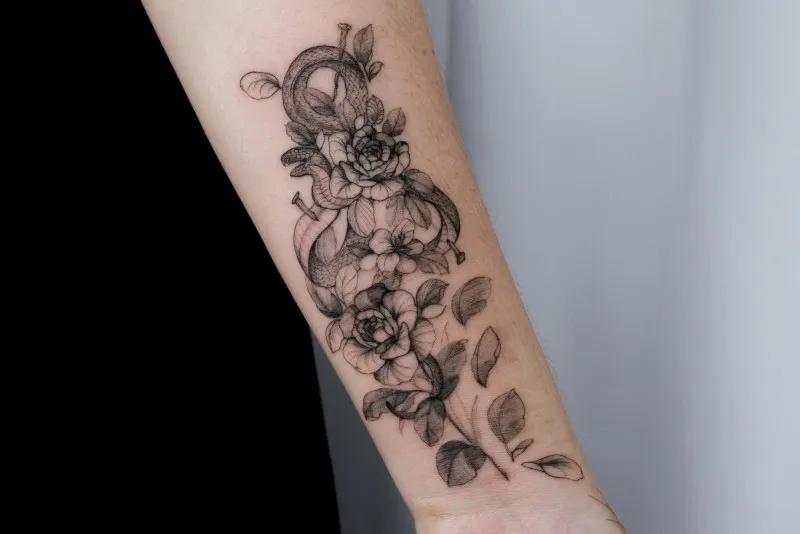 꽃타투, 뱀타투, 장미타투, 팔타투, 홍대타투, 서울타투, flowertattoo, seoultattoo, hongdaetattoo, koreatattoo, armtattoo, rosetattoo