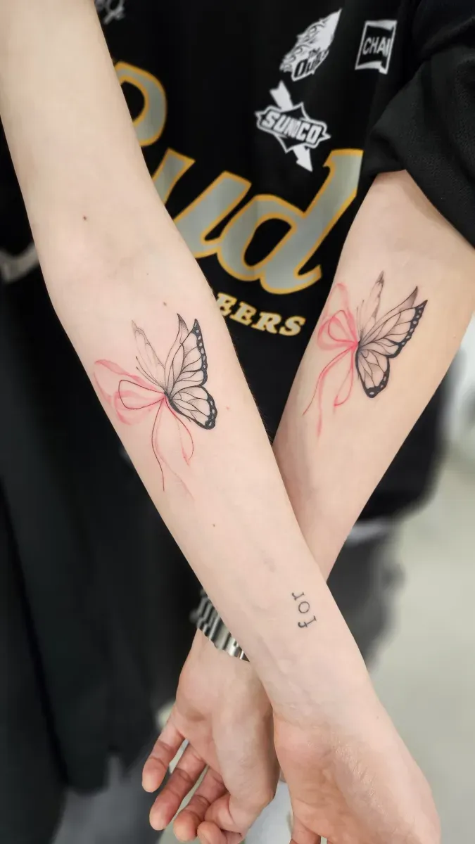 커플 나비 타투