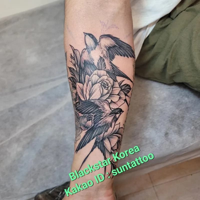 ํ ํ๋ฐ ์์ ๊ฝ ํํฌ - 1