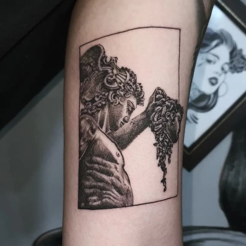 ํ๋ฅด์ธ์ฐ์ค์ ๋ฉ๋์ฌ - 1