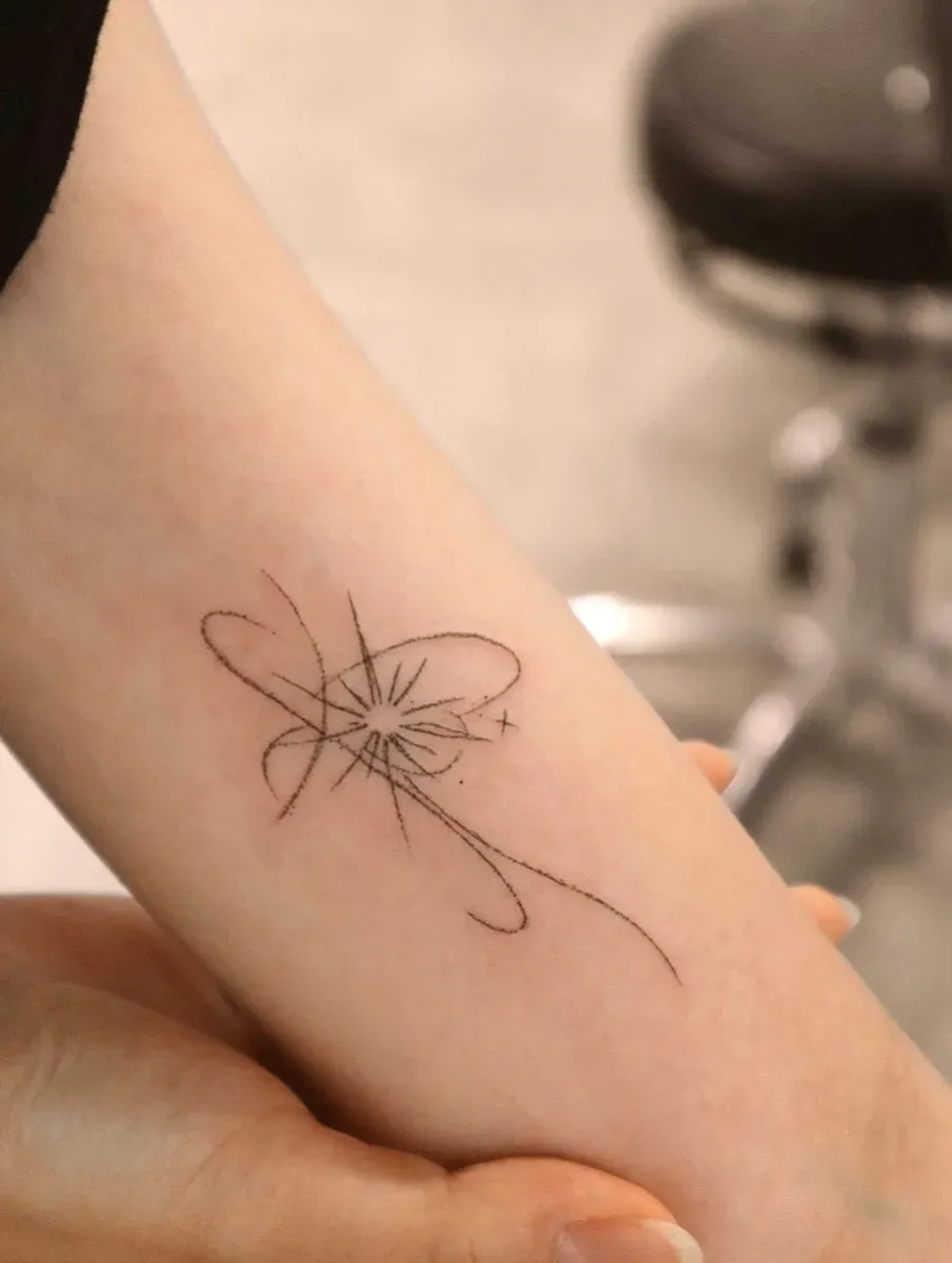 예쁨 보장✨ 포슬 빛🤍 별, 반짝이, 귀여운, 우주, 흐름, 나비, 꽃 타투 - 1