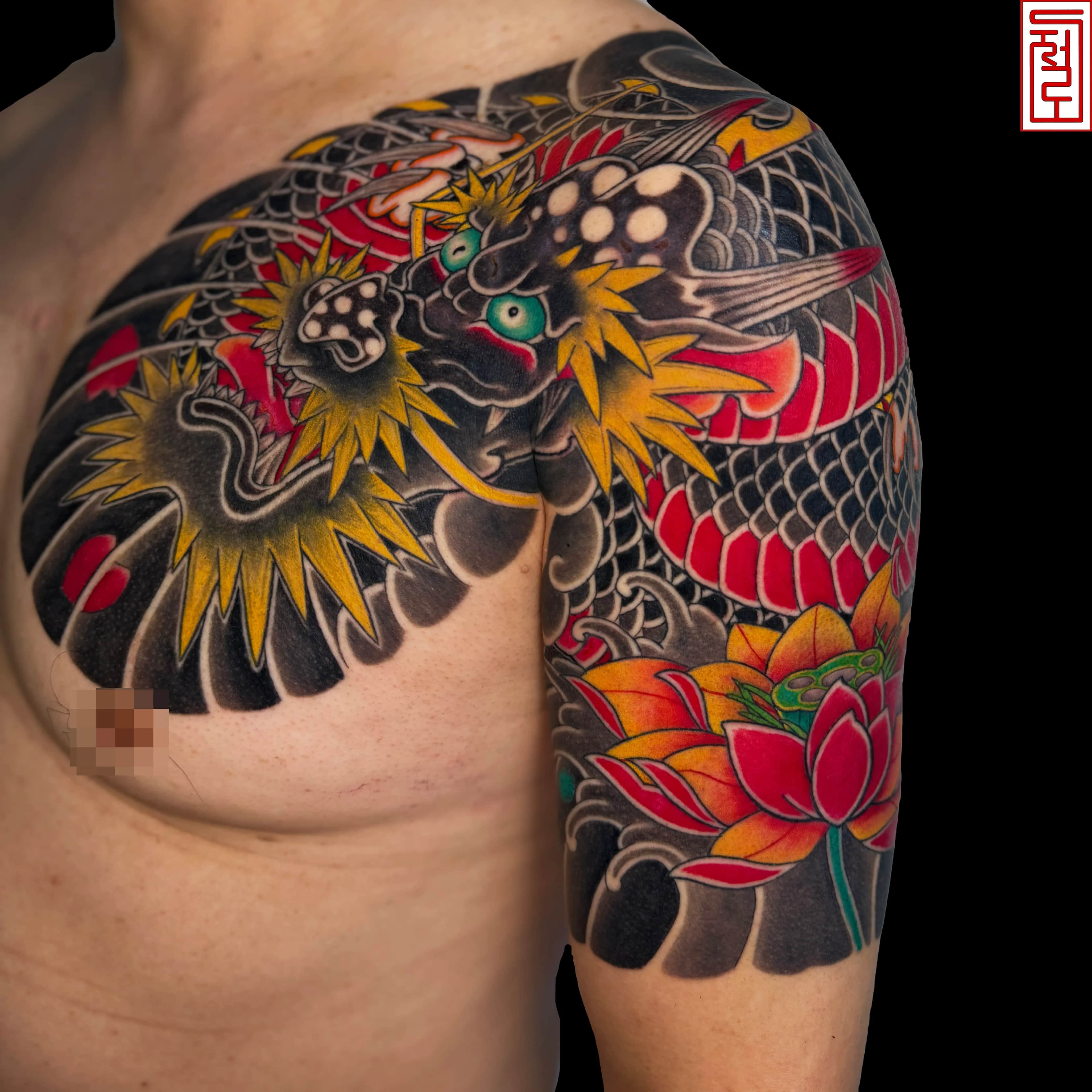 이레즈미 가슴반팔타투 용타투