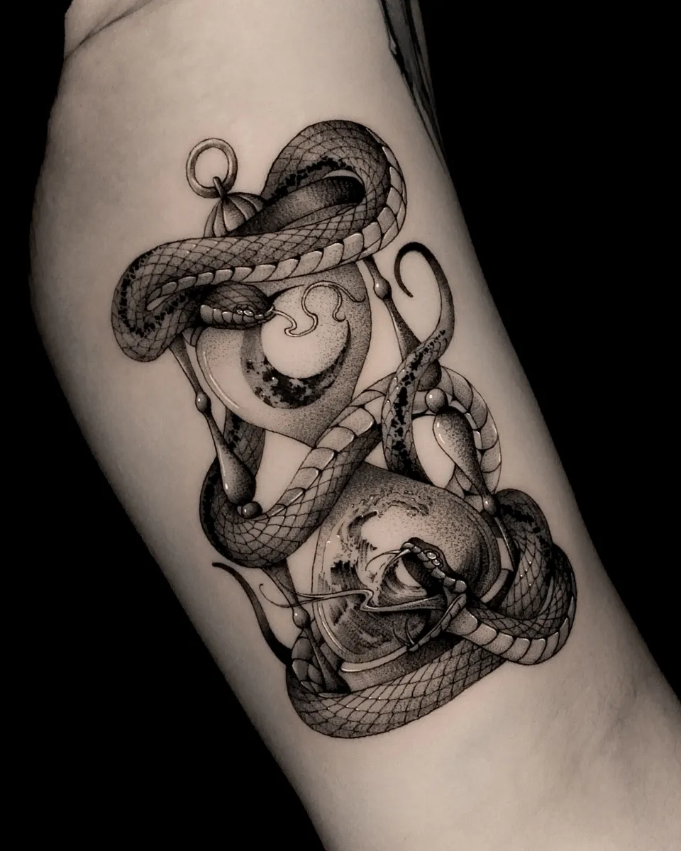 뱀 모래시계 블랙워크 타투 - 1