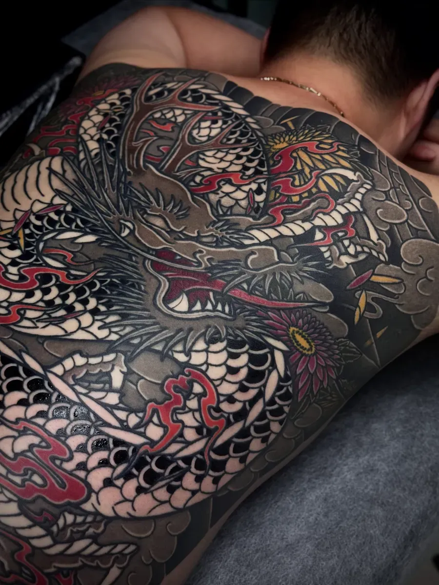 용 이레즈미 등벅지