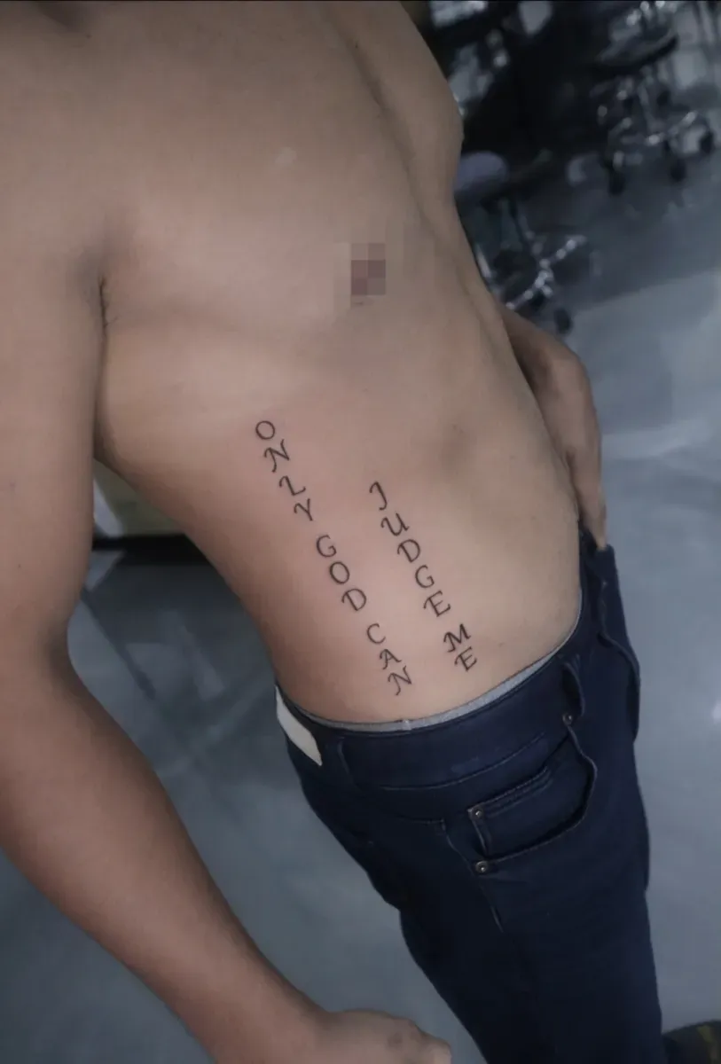 창원 타투찬, 옆구리 레터링