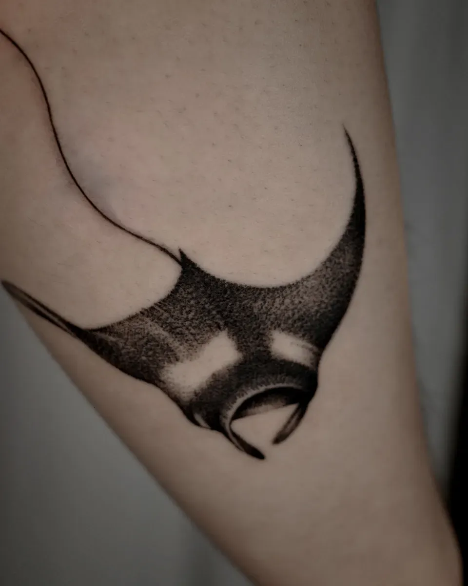 만타가오리 바다 블랙워크 타투