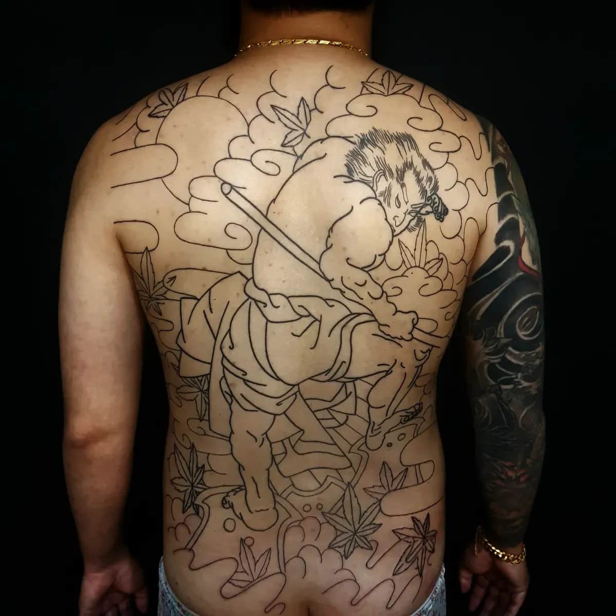 이레즈미 등판 타투