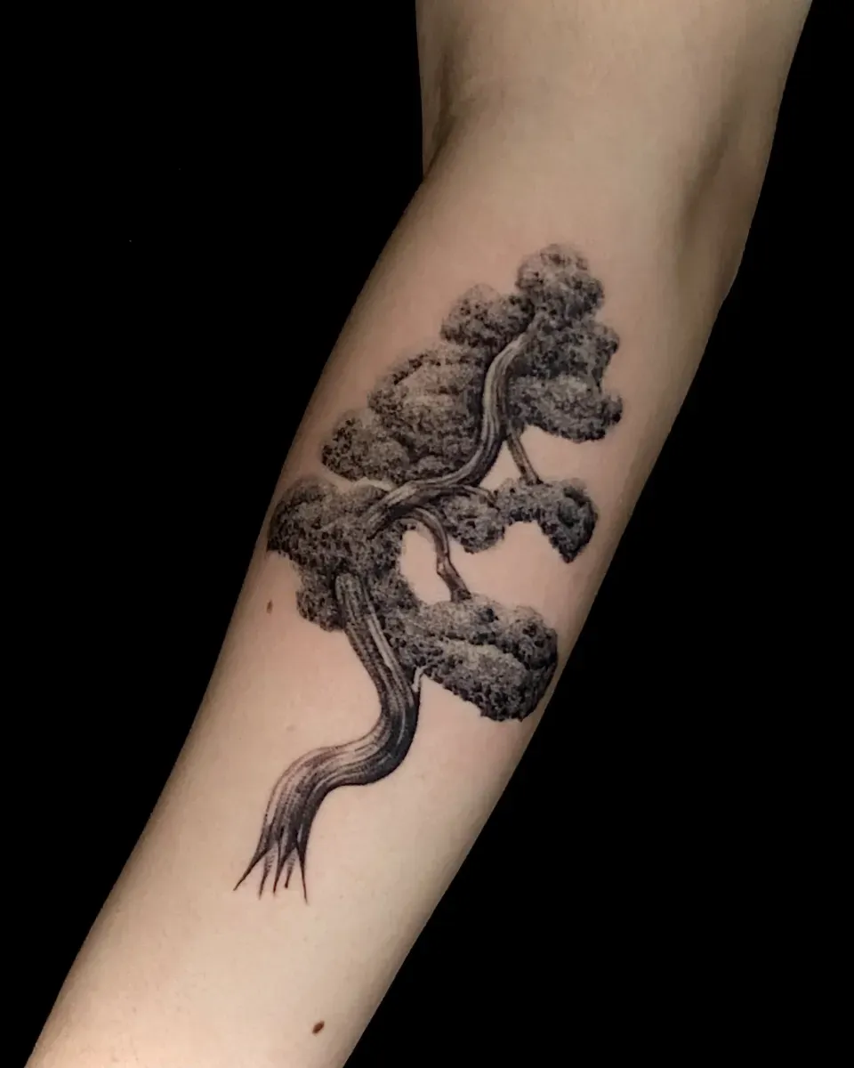 나무 블랙워크 타투