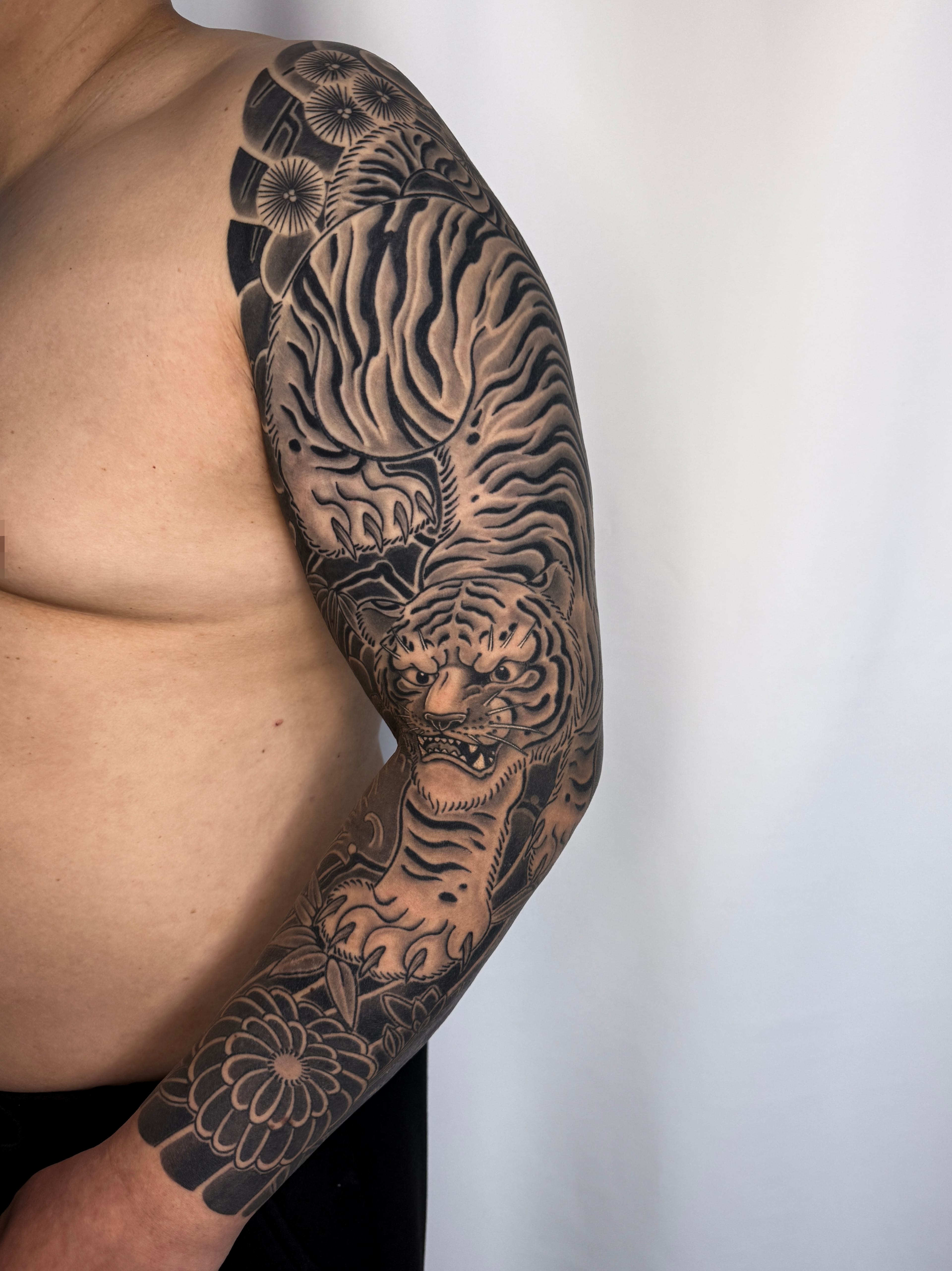 이레즈미 긴팔타투 호랑이문신 발색후기