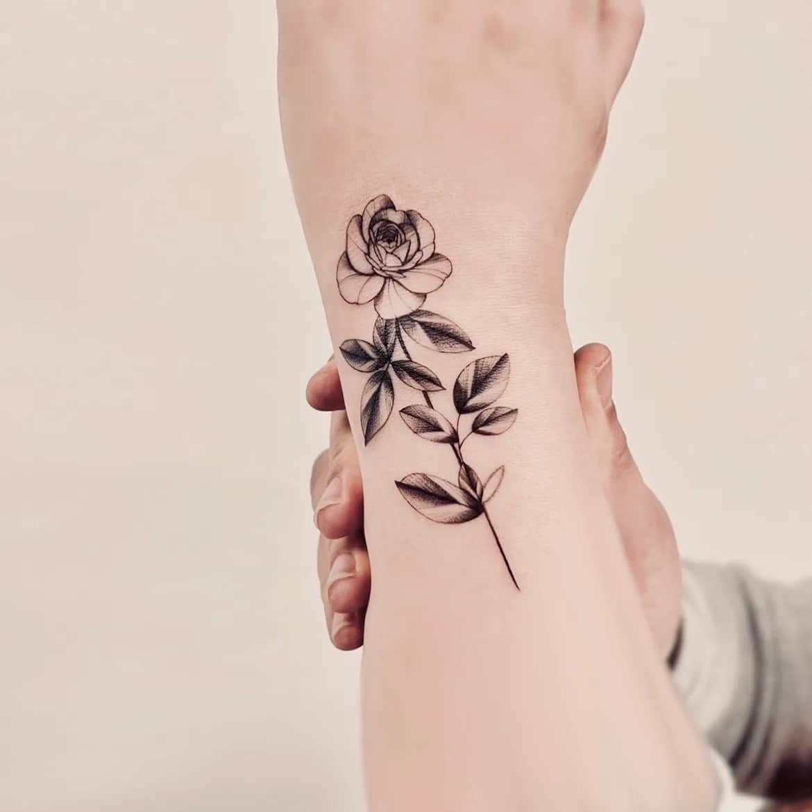 박재범 스타일 장미 한송이 🌹 타투