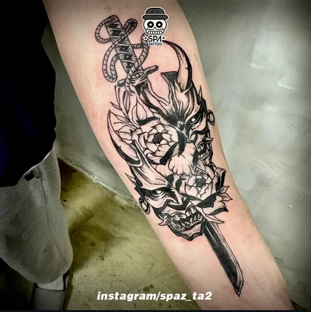 아래팔 한야 칼 타투 - 1