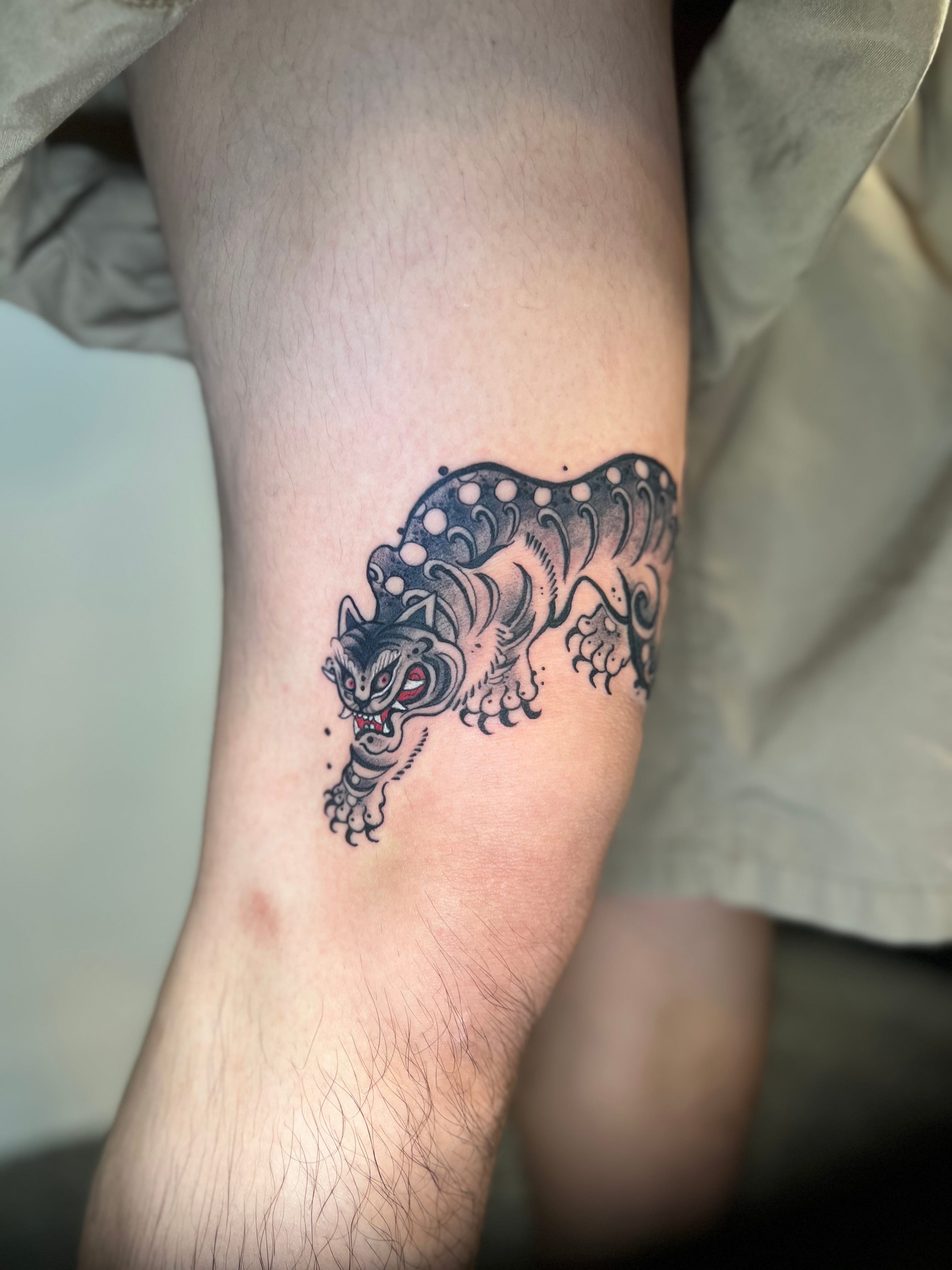 ๋ฌ๋น, ๋ฌด๋ฆ ์ ํธ๋์ด ํ๋ง๋ฆฌ