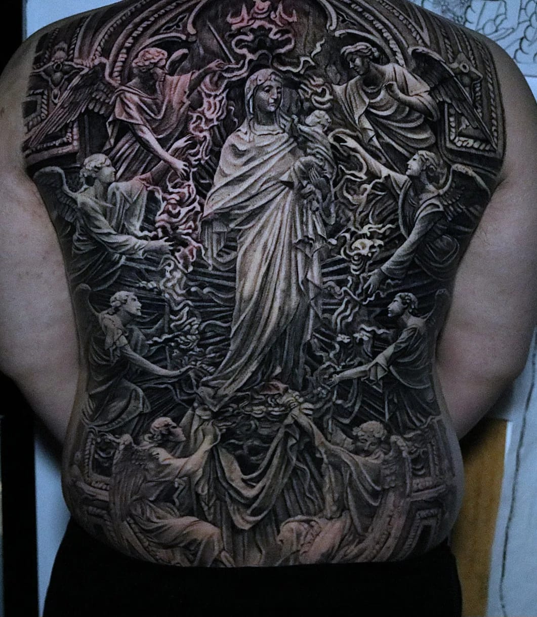 등 블랙엔그레이타투