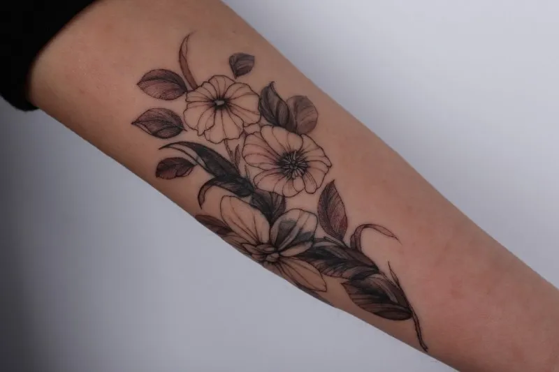 탄생화타투, 홍대타투, 꽃타투, 서울타투, 여자타투, 팔타투, 타투, tattoo, girltattoo, seoultattoo, hongdaetattoo, 커버업타투, coveruptattoo