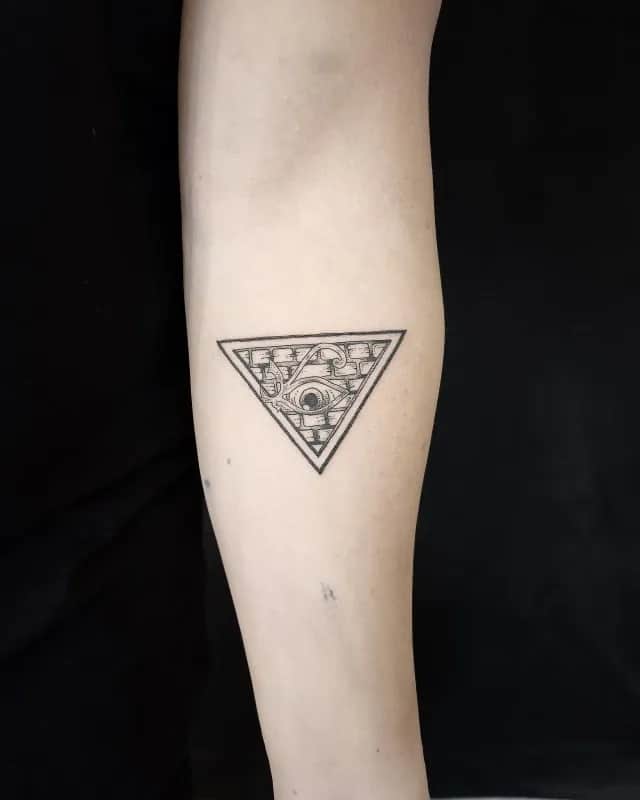 ํผ๋ผ๋ฏธ๋์ ํธ๋ฃจ์ค์ ๋