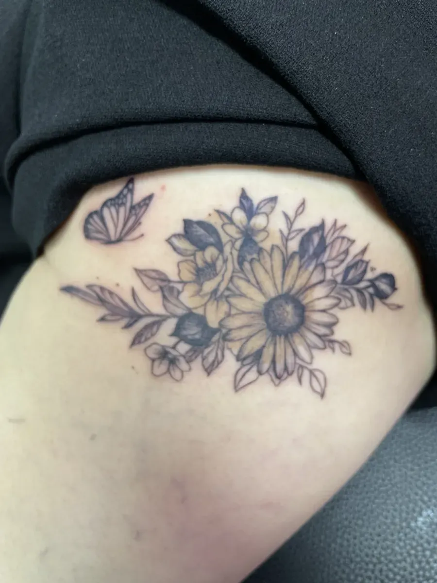 허벅지 점을 예쁜 꽃과 나비로 커버업 타투하니 오랜 콤플렉스가 새로 태어났어요.(ft. 삼선동, 돈암동, 성북동 타투 유명한 곳)