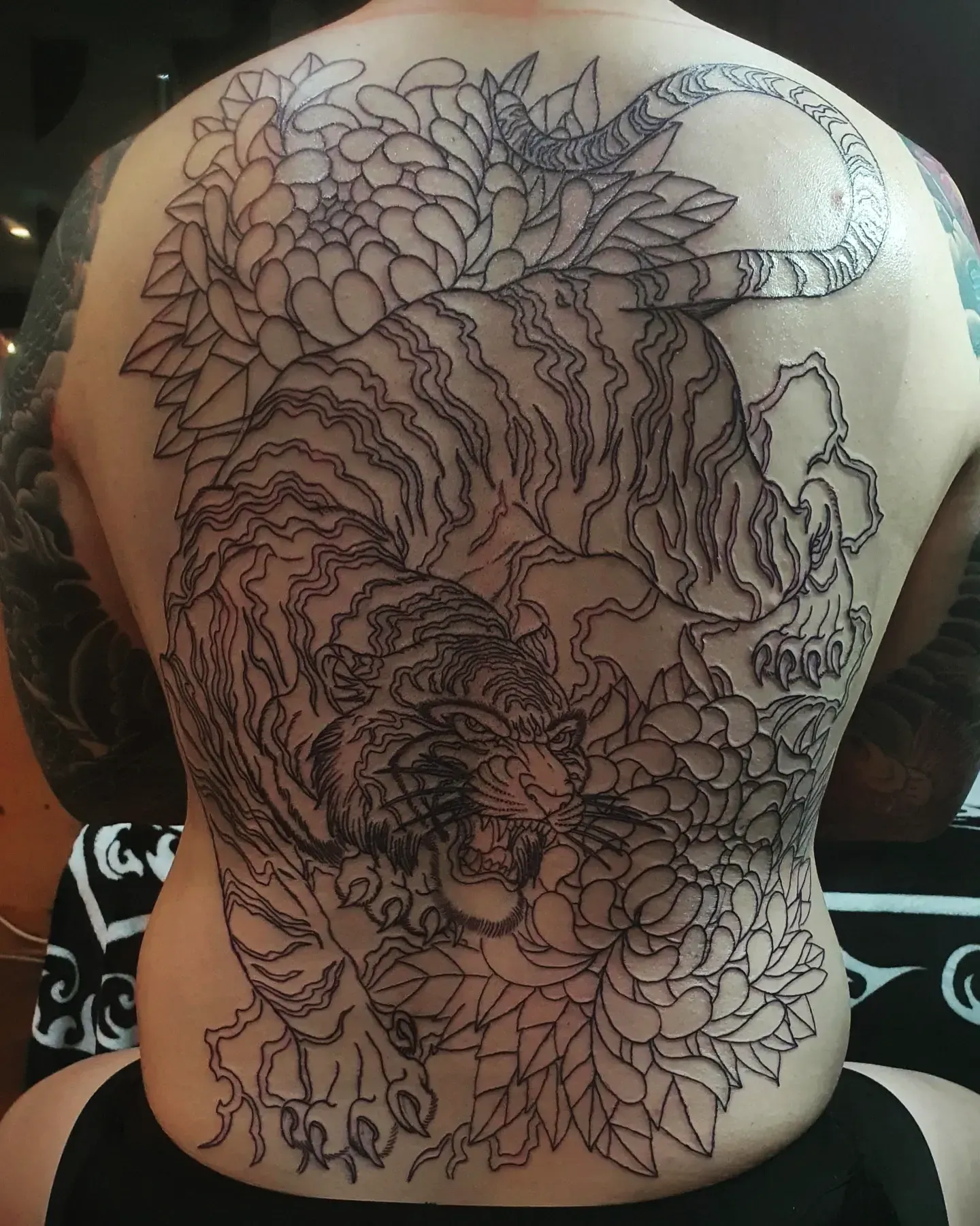 ํธ๋์ดํํฌ ๋ผ์ธ์์
- 1