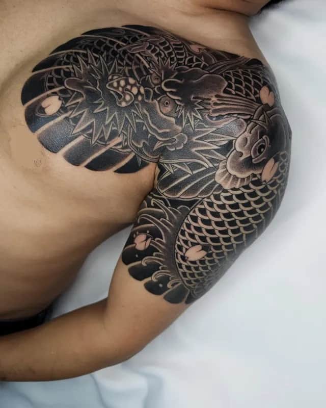 이레즈미 가슴반팔타투 용타투 잉어타투 부천타투 인천타투 시흥타투