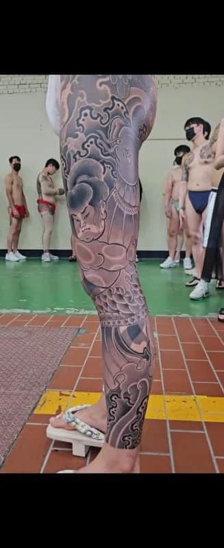 ๊ธด๋ค๋ฆฌ