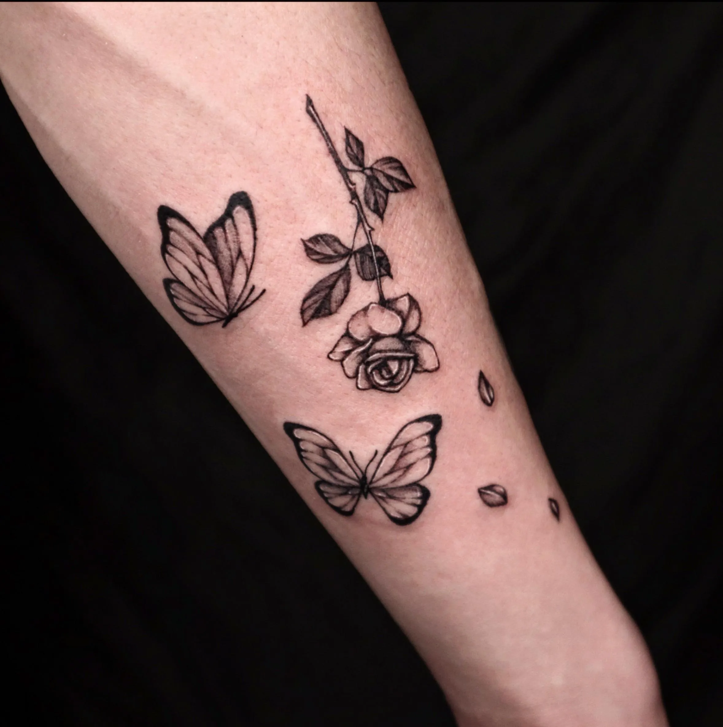 나비 꽃 타투 - 1