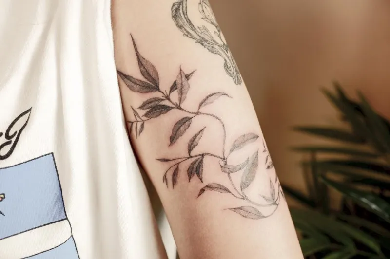 식물줄기 팔타투 tattooist_petal